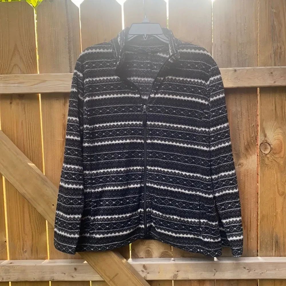 Basic editions zip up fleece top sz. L